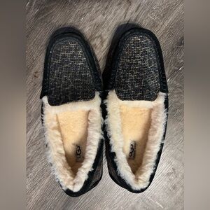 Ugg slippers Size 8